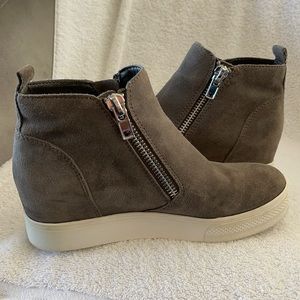 Steve Madden Grey Wedgie Sneakers double zipper